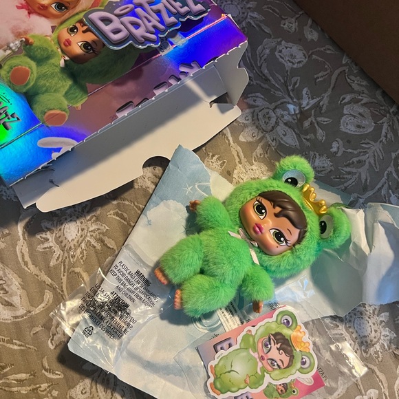 Bratz Other - Bratziez Frog-Themed Doll with Green Outfit